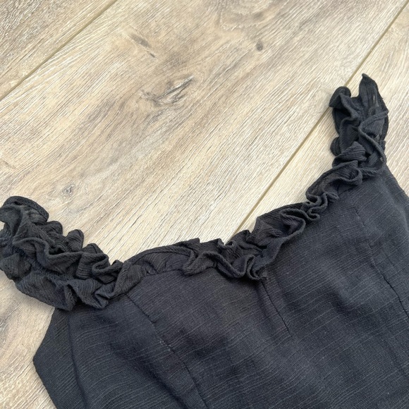 Petal & Pup Size 2 Black Cocktail Dress. Midi Length. Back Slit. Worn once - Picture 5 of 8